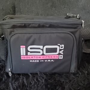 🌸 ISO Black & Pink Fitness Cooler! GREAT GIFT!